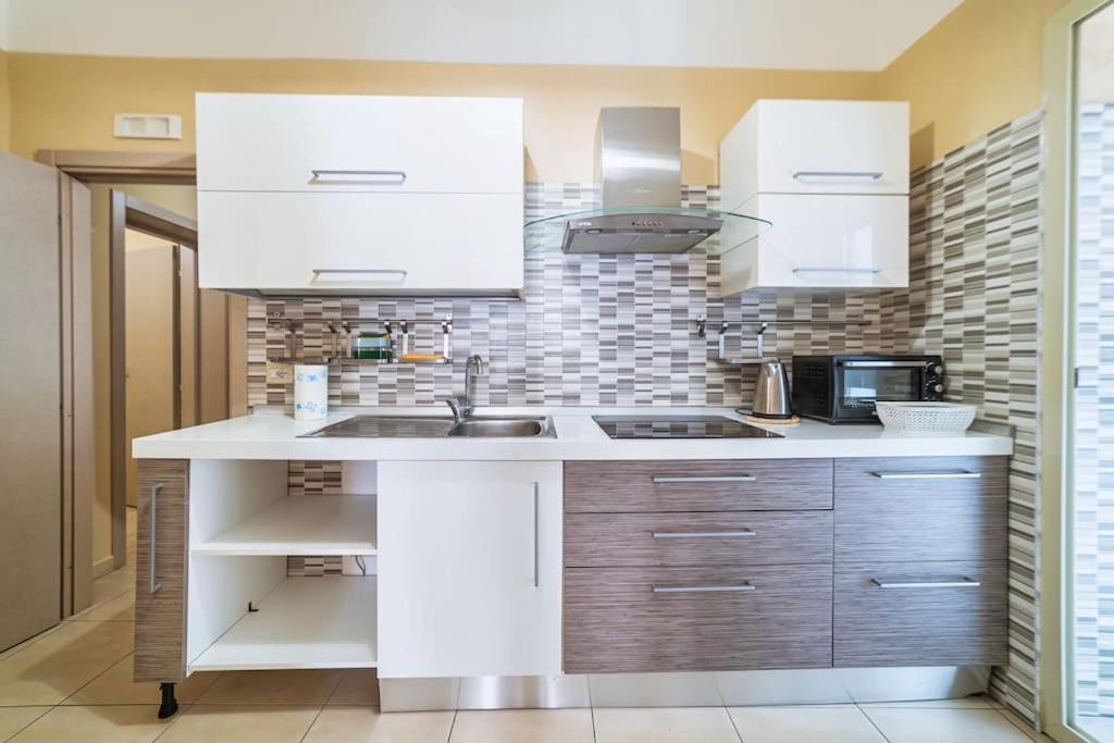 Centro- Benedettini'S Apartament Катания Екстериор снимка
